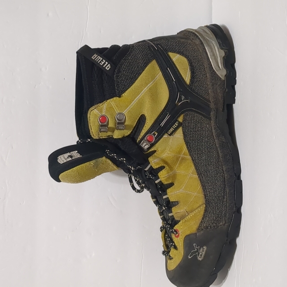 Salewa Other - Salewa Men's MS Alp Trainer Mid GTX Gore-Tex size 10 Vibram boots